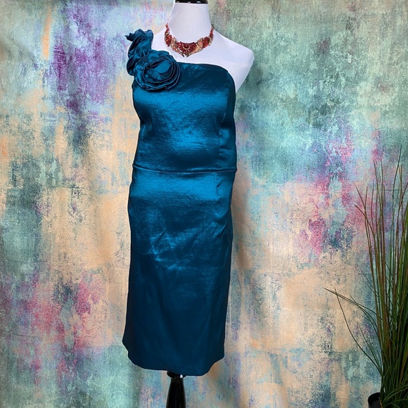 📌 Snap Elegant Emerald Green Prom-Formal Dress - Picture 1 of 8